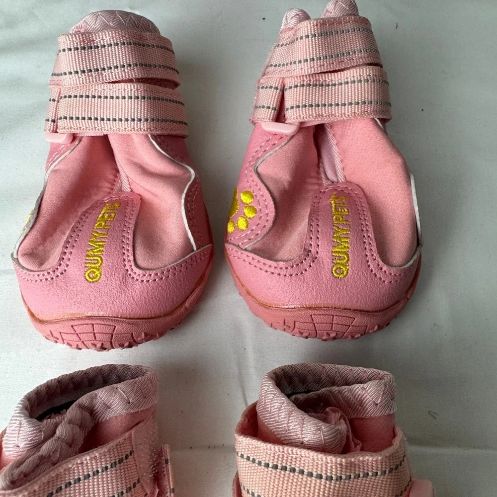 Qumy Pets Pink Dog Boots‎ Size 5 Reflective Straps Anti-Slip Sole Set of 4